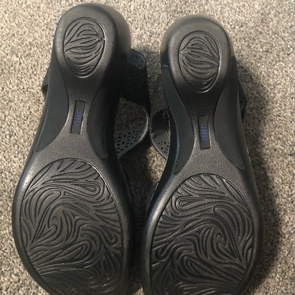 Black Jambu Chloe- Practically new! - Picture 5 of 9